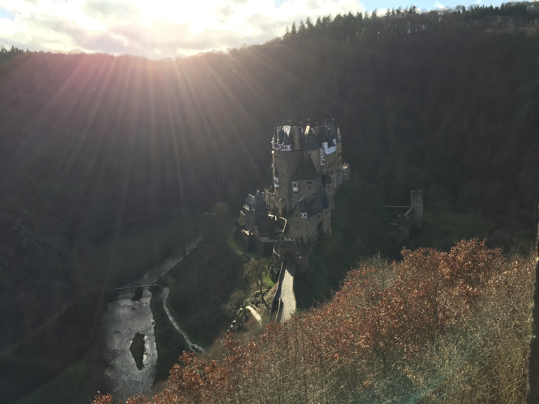 burg eltz, germany, castle, expat, guide, hike climb